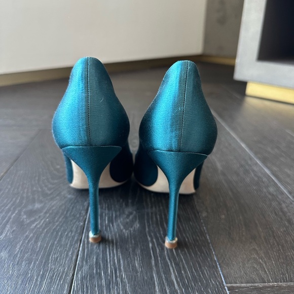 Elegant Teal Satin Heels with Embellished Buckle - Picture 3 of 5